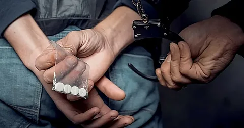 Kokomo, IN Arrest Information Lookup 9 The victim is being handcuffed with holding drugs in his hand in Kokomo, IN.